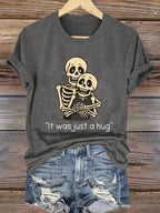 Retro Halloween Skeleton Couple Kiss Cam It Was Just A Hug Print T-Shirt