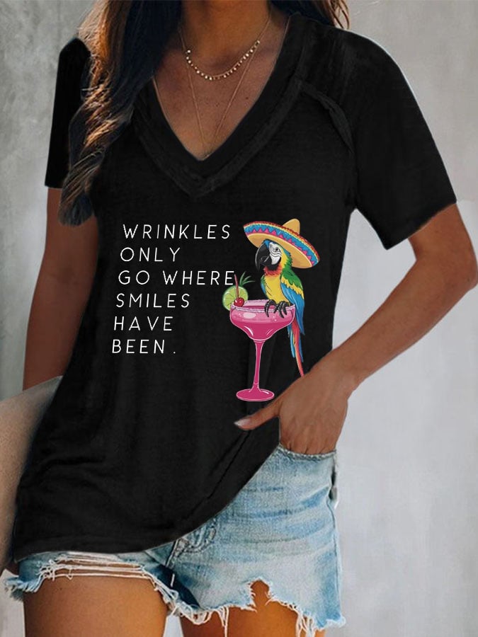 V-Neck Retro Wrinkles Only Go Where Smiles Have Been Print T-Shirt