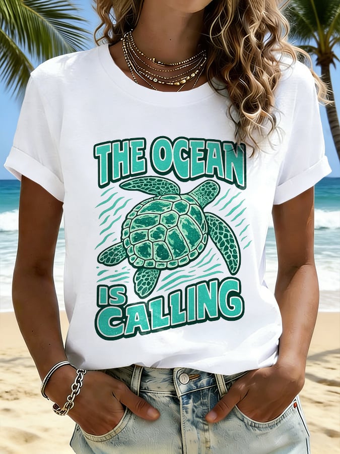 Retro Vacation Sea Turtle The Ocean Is Calling Print T-Shirt