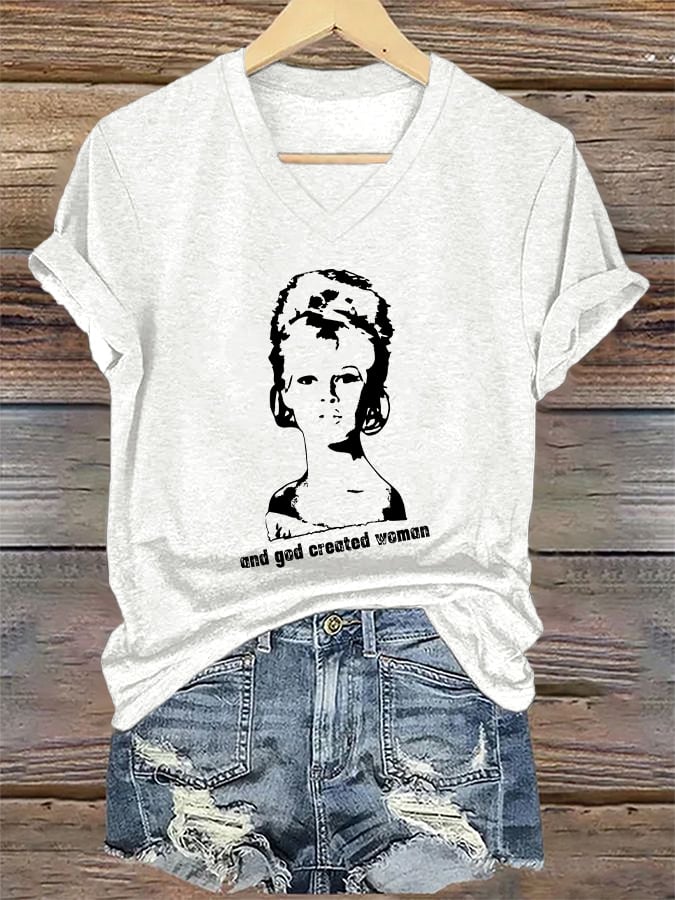 V-Neck Retro B.B Print T-Shirt