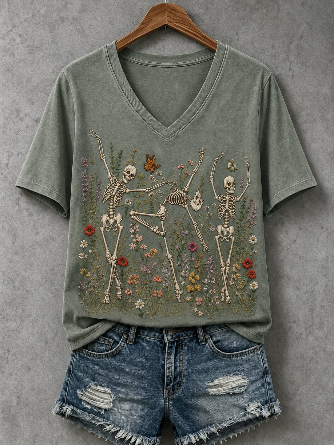 Women's Halloween Dancing Skeleton Print Tee