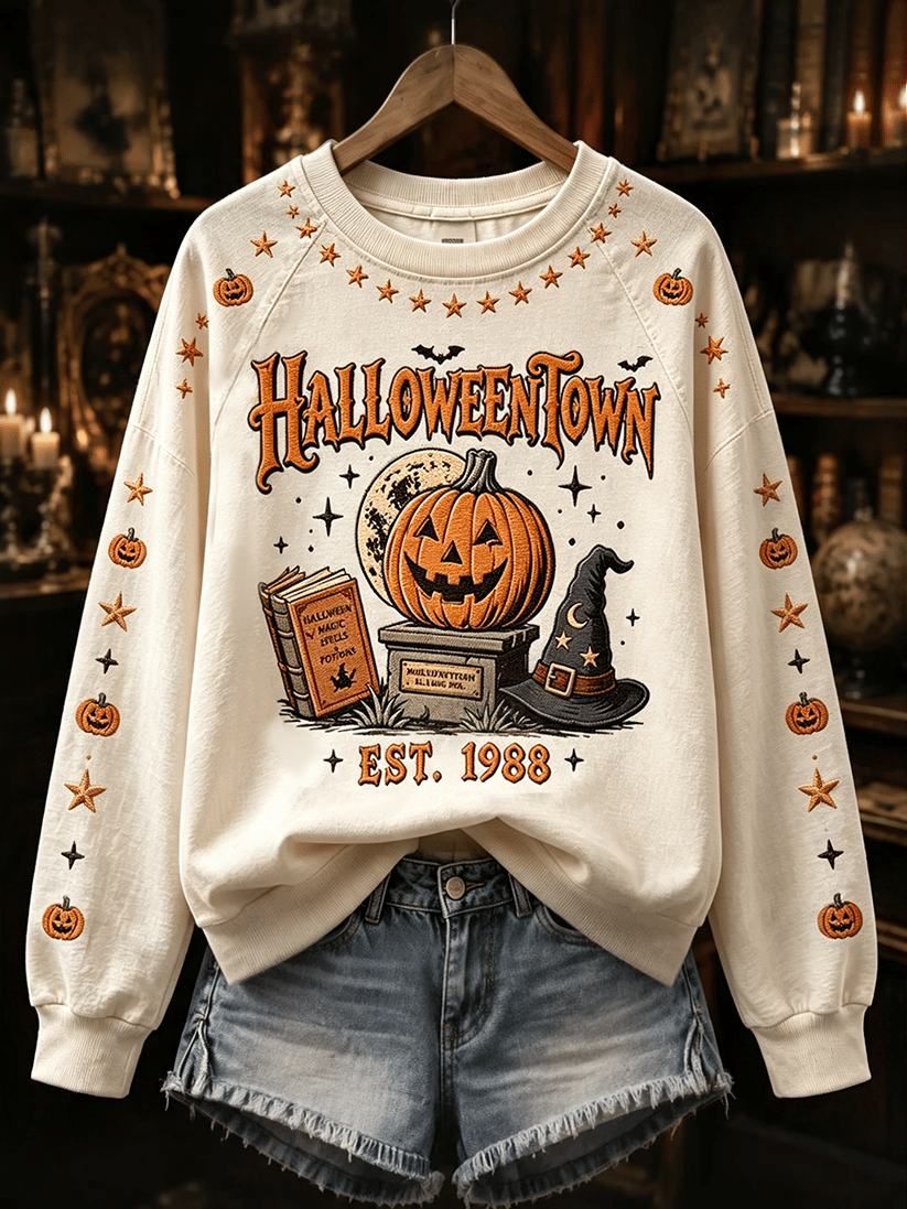 Women's Halloween Town Art Pattern Comfortable Raglan Sleeve Sweatshirt