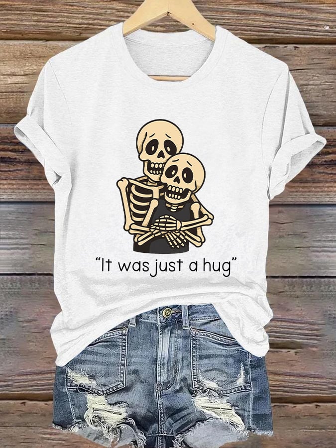 Retro Halloween Skeleton Couple Kiss Cam It Was Just A Hug Print T-Shirt