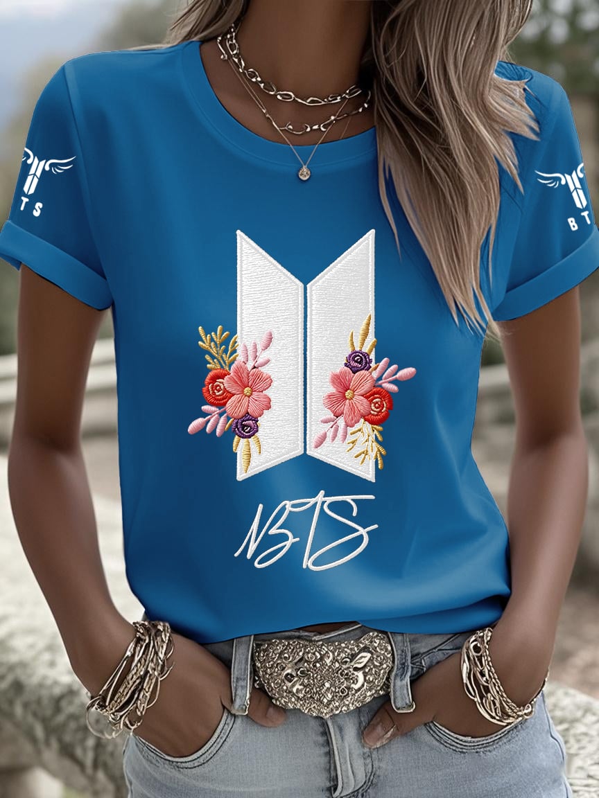 Women'S 2026 Bts Comeback Art Print T-Shirt