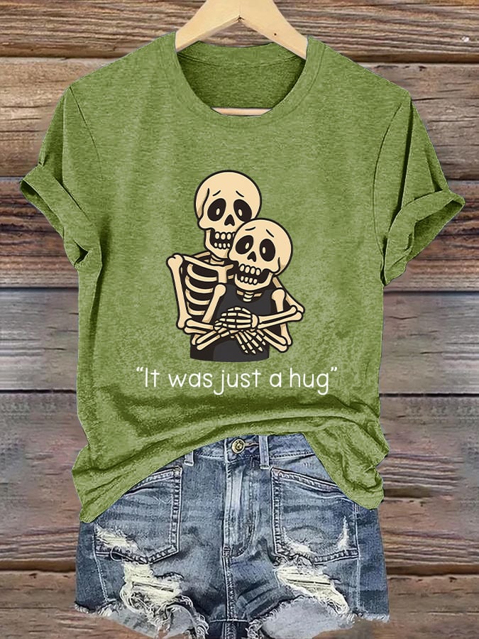 Retro Halloween Skeleton Couple Kiss Cam It Was Just A Hug Print T-Shirt