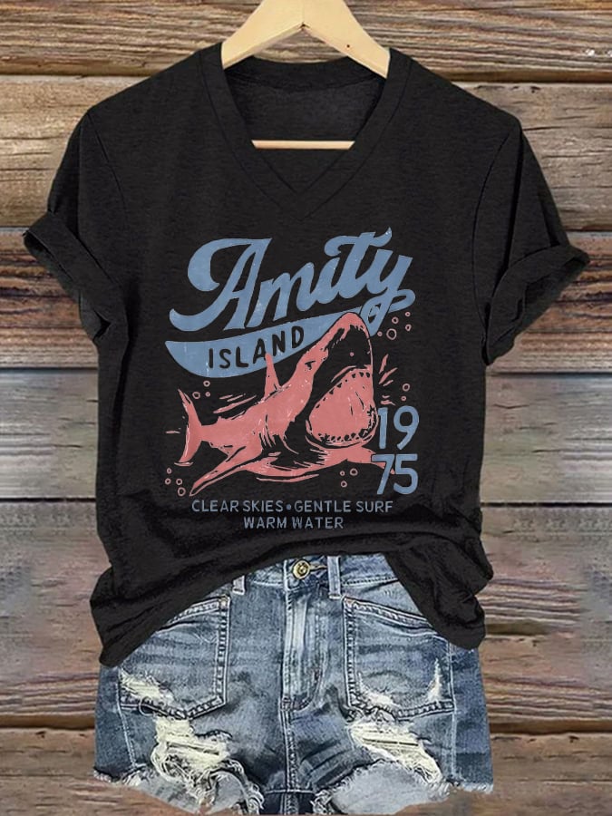 Women's Retro  Amity Island 1975 Clear Skies Gentle Surf Warm Water Print T-Shirt