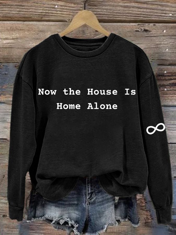 Women‘s Now the House Is Home Alone Print Sweatshirt