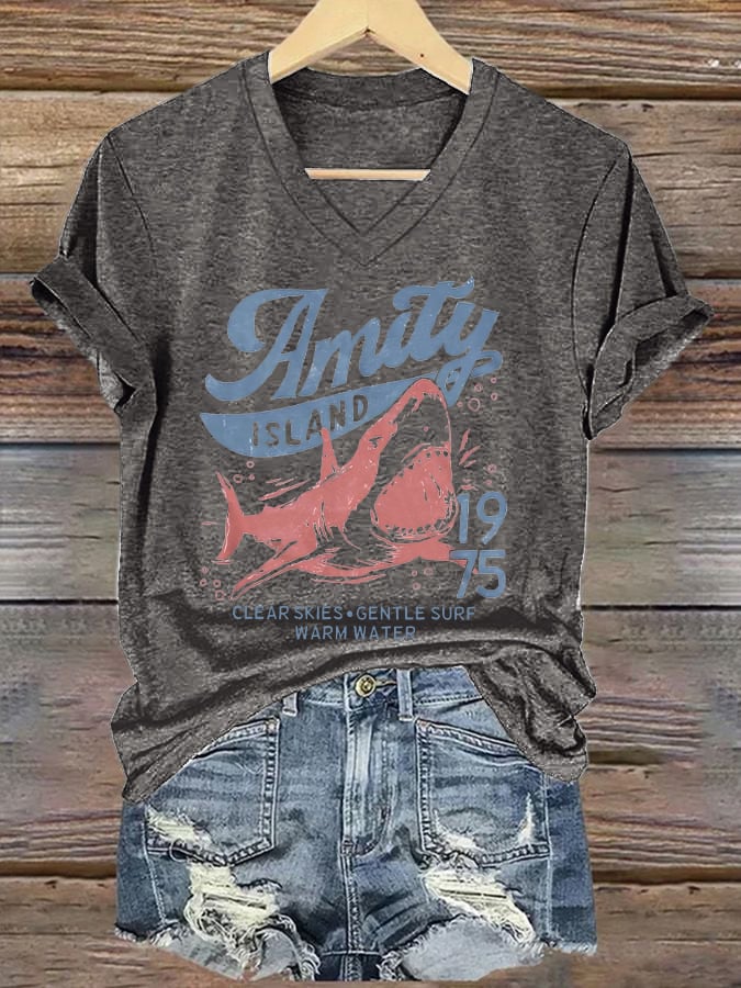 Women's Retro  Amity Island 1975 Clear Skies Gentle Surf Warm Water Print T-Shirt