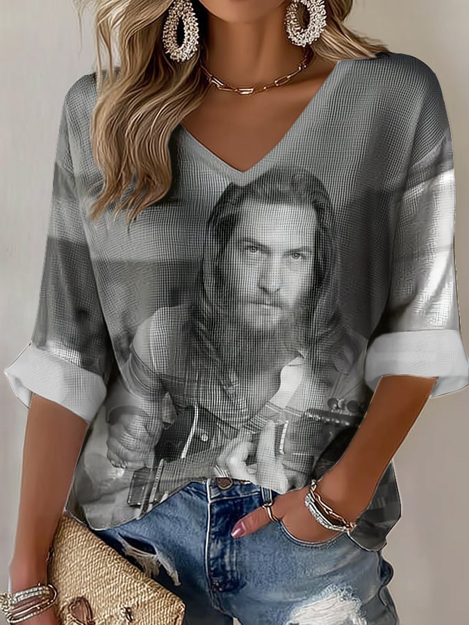 V-Neck Retro Steve Print T-Shirt