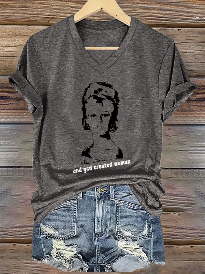 V-Neck Retro B.B Print T-Shirt