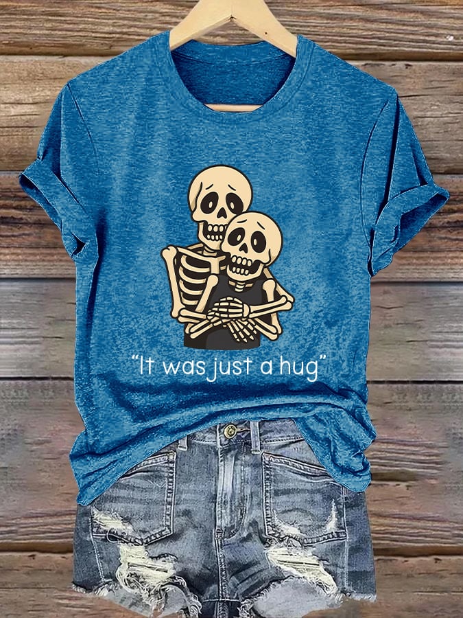 Retro Halloween Skeleton Couple Kiss Cam It Was Just A Hug Print T-Shirt