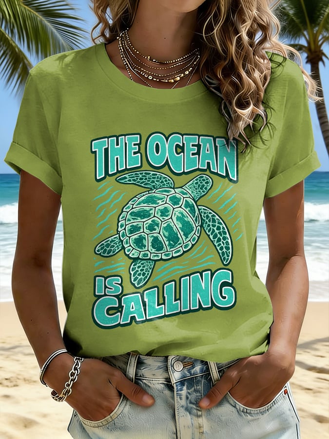 Retro Vacation Sea Turtle The Ocean Is Calling Print T-Shirt